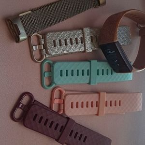 Fitbit Charge 4 + Accessories